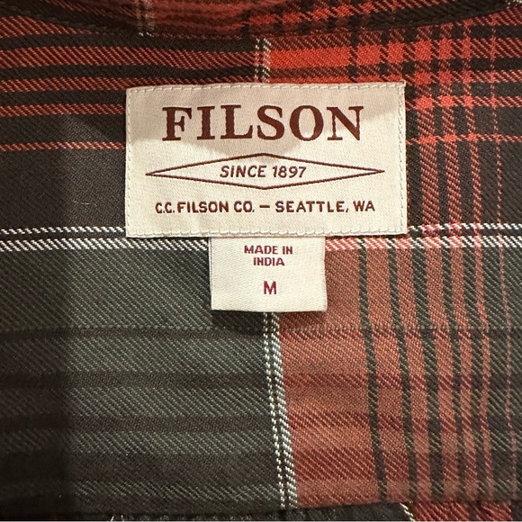 Like New Condition. Filson Button Down Flannel. Women’s Medium. - Picture 4 of 5